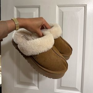 UGG Disquette Slipper Size 7